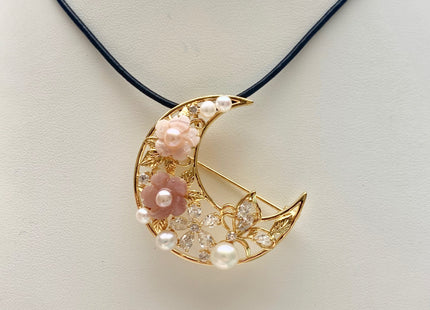 Genuine AAA Natural Freshwater Pearl Brooch Gold Color Moon Shaped Design Pendant With Carved MOP Flowers #10030