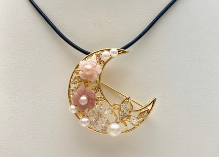 Genuine AAA Natural Freshwater Pearl Brooch Gold Color Moon Shaped Design Pendant With Carved MOP Flowers #10030