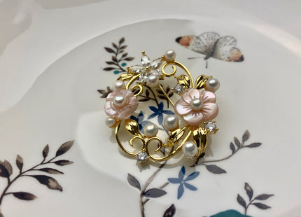 Genuine AAA Natural Freshwater Pearl Brooch Gold Color Floral Shaped Design Pendant With Carved MOP Flowers #10023