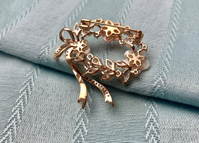Genuine AAA Natural Freshwater Pearl Brooch Gold Color Floral Design Pendant With Carved MOP Flowers #10025
