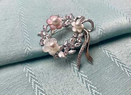 Genuine AAA Natural Freshwater Pearl Brooch Silver Color Floral Design Pendant With Carved MOP Flowers #10020