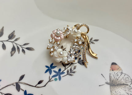 Genuine AAA Natural Freshwater Pearl Brooch Gold Color Floral Design Pendant With Carved MOP Flowers #10025