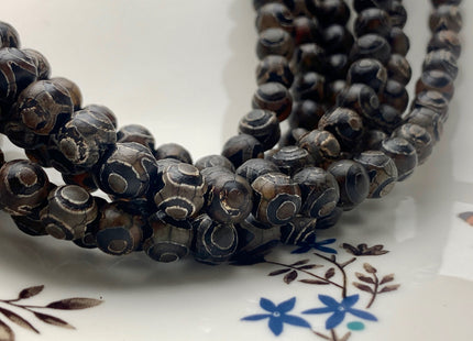 8 mm AAA DZI Tibetan Agate Faceted Round Black Etched Agate Gemstone Matte Football Mala Antique Boho Beads 14 Inches #3032