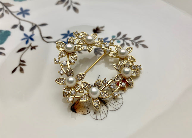 Genuine AAA Natural Freshwater Pearl Brooch Gold Color Flower Design Pendant With Carved MOP Flowers And Crystal Settings #10041
