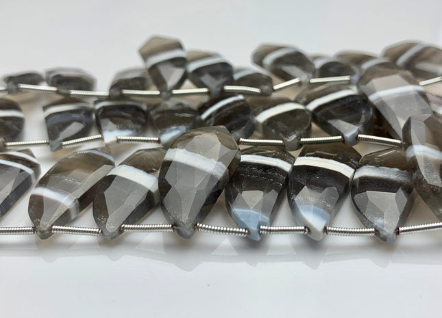 10x15-11x17mm AAA Faceted Natural White Blue Gray Color Peru Boulder Opal Beads Genuine Top Drilled Flat Sailboat Shape Opal 18 Beads #3518