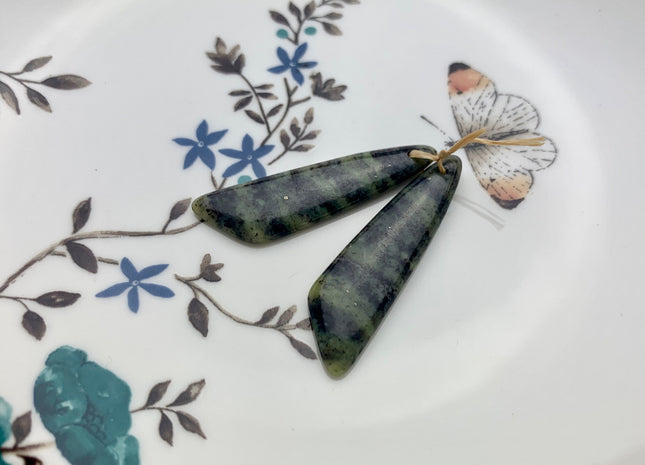 One Pair 12x44 mm Natural Green Zebra Agate Top Drilled Freeform Cabochon Long Drop Matching Leaf Shape Green Gemstone Earring Pendant #3307