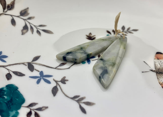 One Pair 12x43 mm Natural Serpentine Jade Top Drilled Freeform Cabochon Long Drop Matching Gray Green Jade Gemstone Earring Pendant #3315-B