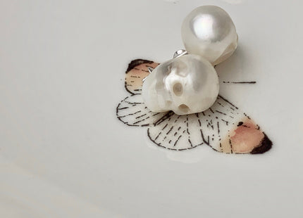 OnePiece 10-11x11-13mm Hand Carved Skull Freshwater Pearl Beads Genuine Natural White Back Half Drilled Pearl For DIY Ring OR Pendant #P1501