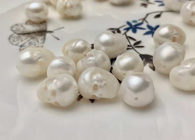 One Piece 10-11x12-15mm Hand Carved Skull Freshwater Pearl Beads Genuine Natural White Top Half Drilled Pearl For DIY Earring Pendant #P1495