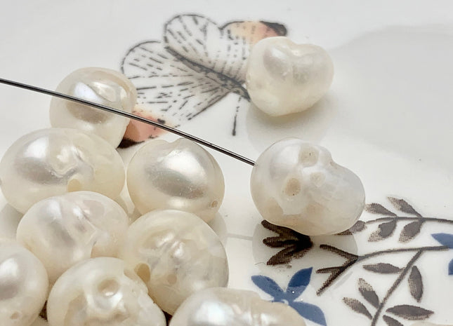 One Piece 10-11x12-15mm Hand Carved Skull Freshwater Pearl Beads Genuine Natural White Top Half Drilled Pearl For DIY Earring Pendant #P1495