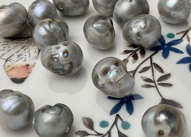 One Piece 10-11x11-13mm Hand Carved Skull Freshwater Pearl Beads Genuine Gray Color Back Half Drilled Pearl For DIY Ring And Pendant #P1499