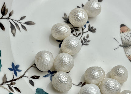 ONE Piece 12-14x15 mm Natural White Half Drilled Dragon Skin Rice/Oval Pearl Single Beads Genuine White Rice Pearls For Pendant #P2040