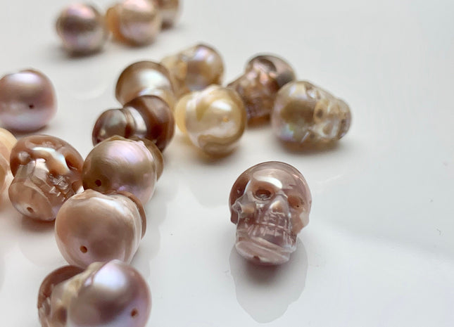 One Piece 10-11x12-13 mm Hand Carved Skull Freshwater Pearl Beads Genuine Natural Pink/Mauve Pearl For DIY Earring Pendant Jewelry #P1198