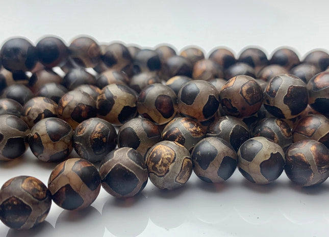 10 mm AAA DZI Tibetan Agate Faceted Round Black Brown Etched Agate Gemstone Matte Football Mala Antique Boho Beads 14 Inches #3029