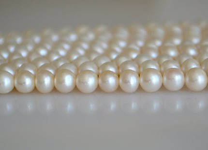 WHOLESALE 5.5-6 mm AAA Natural White Off Round Freshwater Pearls Genuine High Luster Smooth And Round White Freshwater Pearl Beads #205