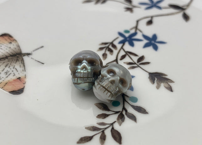 One Piece 9-11x11-14 mm Hand Carved Skull Gray Freshwater Pearl Beads Genuine Dark Gray Pearl For DIY Earring Pendant Jewelry #P1197