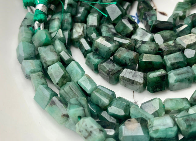 7-10x10-18mm 100% All Natural Emerald Gemstone Beads Faceted Nugget Shape Genuine Quality Irregular Emerald Gemstone Bead 8 Inches #3709