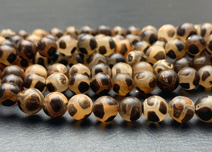 8 mm AAA DZI Tibetan Agate Faceted Round Light Gray Brown Etched Agate Gemstone Matte Football Mala Antique Boho Beads 15 Inches #3030
