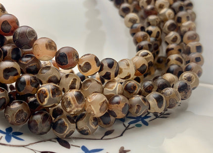 8 mm AAA DZI Tibetan Agate Faceted Round Light Gray Brown Etched Agate Gemstone Matte Football Mala Antique Boho Beads 15 Inches #3030