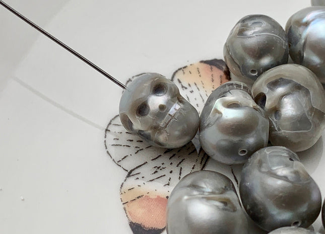 One Piece 9-10x10-11 mm Hand Carved Skull Freshwater Pearl Beads Genuine Gray Color Top Half Drilled Pearl For DIY Earring Pendant #P1497