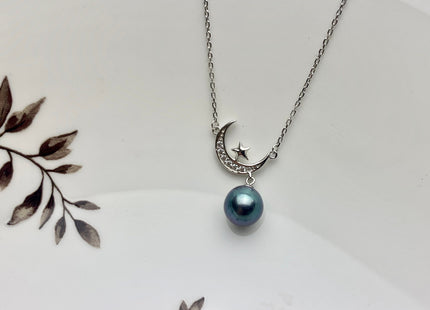 Genuine AAAA 8.5mm Blue Peacock Round Freshwater Pearl W/925 Sterling Silver Chain Moon Shape Design Pearl Necklace Bridal Jewelry #10093-AA