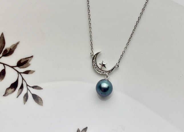 Genuine AAAA 8.5mm Blue Peacock Round Freshwater Pearl W/925 Sterling Silver Chain Moon Shape Design Pearl Necklace Bridal Jewelry #10093-AA