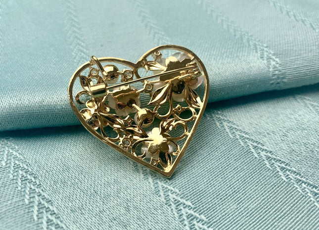 Genuine AAA Natural Freshwater Pearl Brooch Gold Color Heart Shaped Design Pendant With Carved MOP Flowers #10032