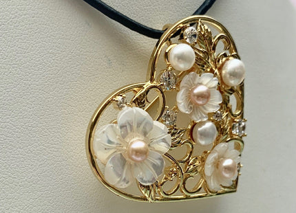 Genuine AAA Natural Freshwater Pearl Brooch Gold Color Heart Shaped Design Pendant With Carved MOP Flowers #10032