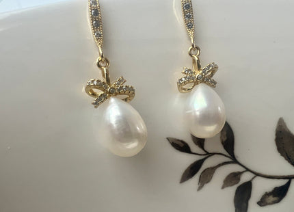 One Pair 10x11 mm AAA Natural White Freshwater Pearl Earrings With Bowtie Design 925 Sterling Silver Earrings #10050-B