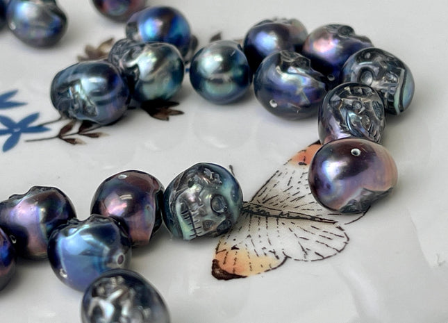 One Piece 8-9x11-12 mm Hand Carved Skull Peacock Genuine Freshwater Pearl Beads Back Half Drilled For DIY Earring Pendant Jewelry #P2554