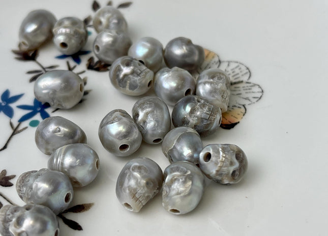 One Piece 8-9x11-12mm Hand Carved Skull Large Hole Freshwater Pearl Genuine Gray Color Hole Size 2.1mm For DIY Earring Pendant #P2943