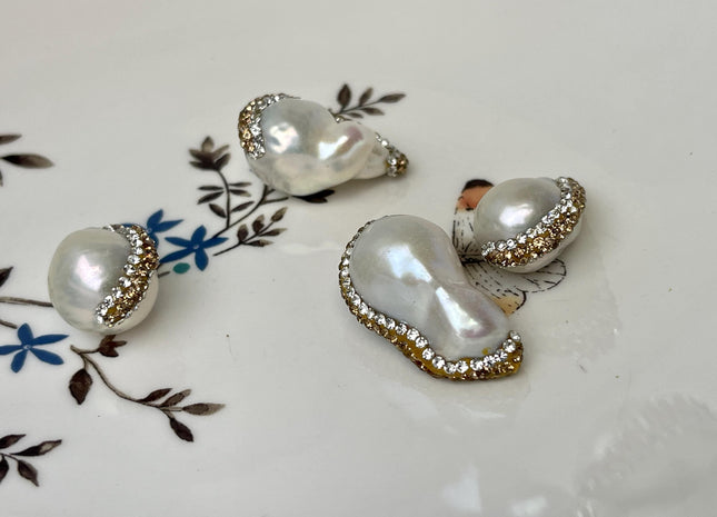 15-20x24-33mm Natural White Baroque Freshwater Pearl With Pave Yellow Gold & White Rhinestone Pendant Beads Half Paved Baroque Pearls #P3117