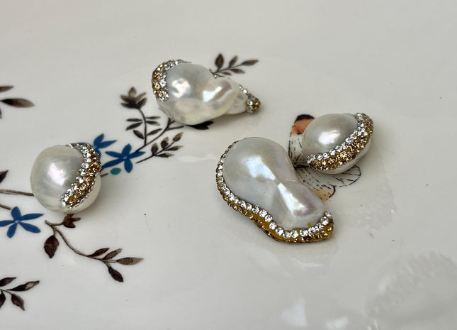 15-20x24-33 mm Natural White Baroque Freshwater Pearl With Pave Yellow Gold & White Rhinestone Pendant Beads Half Paved Baroque Pearls #1029
