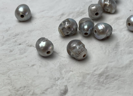 One Piece 8-9x11-12mm Hand Carved Skull Large Hole Freshwater Pearl Genuine Gray Color Hole Size 2.1mm For DIY Earring Pendant #P2943