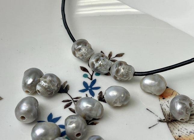 One Piece 8-9x11-12mm Hand Carved Skull Large Hole Freshwater Pearl Genuine Gray Color Hole Size 2.1mm For DIY Earring Pendant #P2943