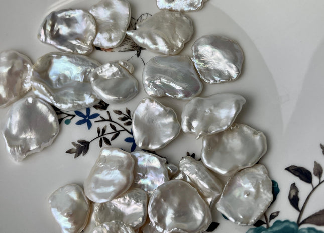 One Piece 15-30 mm AAA Very Rare Natural White Freshwater Flat Keshi Pearl Genuine High Luster Undrilled Keshi Pearl #P2984
