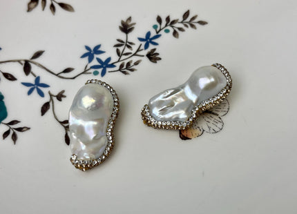 15-20x24-33mm Natural White Baroque Freshwater Pearl With Pave Yellow Gold & White Rhinestone Pendant Beads Half Paved Baroque Pearls #P3117