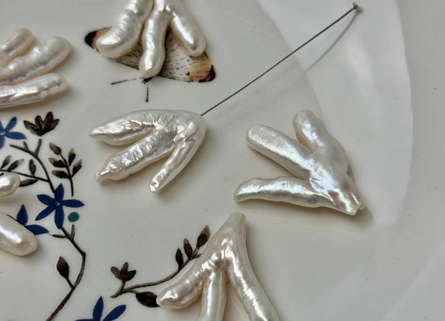 20-25x28-40mm AAA Rare Natural White Chicken Feet Shape Top Half Drilled High Luster Biwa Pearl Beads for Pendants and Earrings #P3407