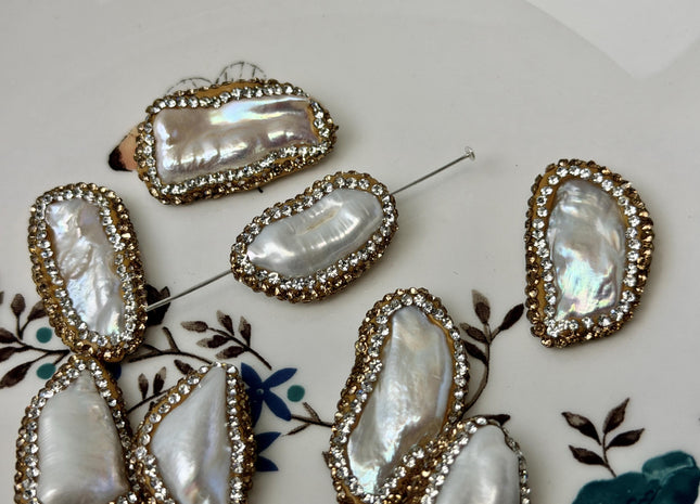 One Piece 14-18x25-43mm Natural White Biwa Stick Pearl with Pave Gold & Clear Rhinestone/Cubic Zirconia Pearl Pendant #361