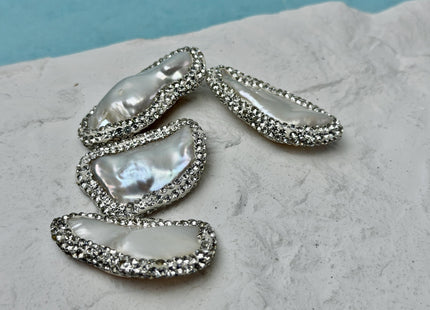 One Piece 13-18x23-33mm Natural White Biwa Stick Pearl with Pave Clear Rhinestone/Cubic Zirconia Pearl Pendant #P3454