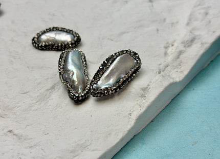 One Piece 14-17x25-37mm Natural White or Gray Biwa Stick Pearl with Pave Hematite Rhinestone/Cubic Zirconia Pearl Pendant #362