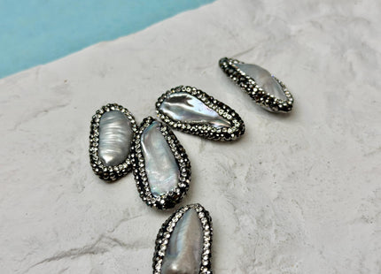 One Piece 14-17x25-37mm Natural White or Gray Biwa Stick Pearl with Pave Hematite Rhinestone/Cubic Zirconia Pearl Pendant #362