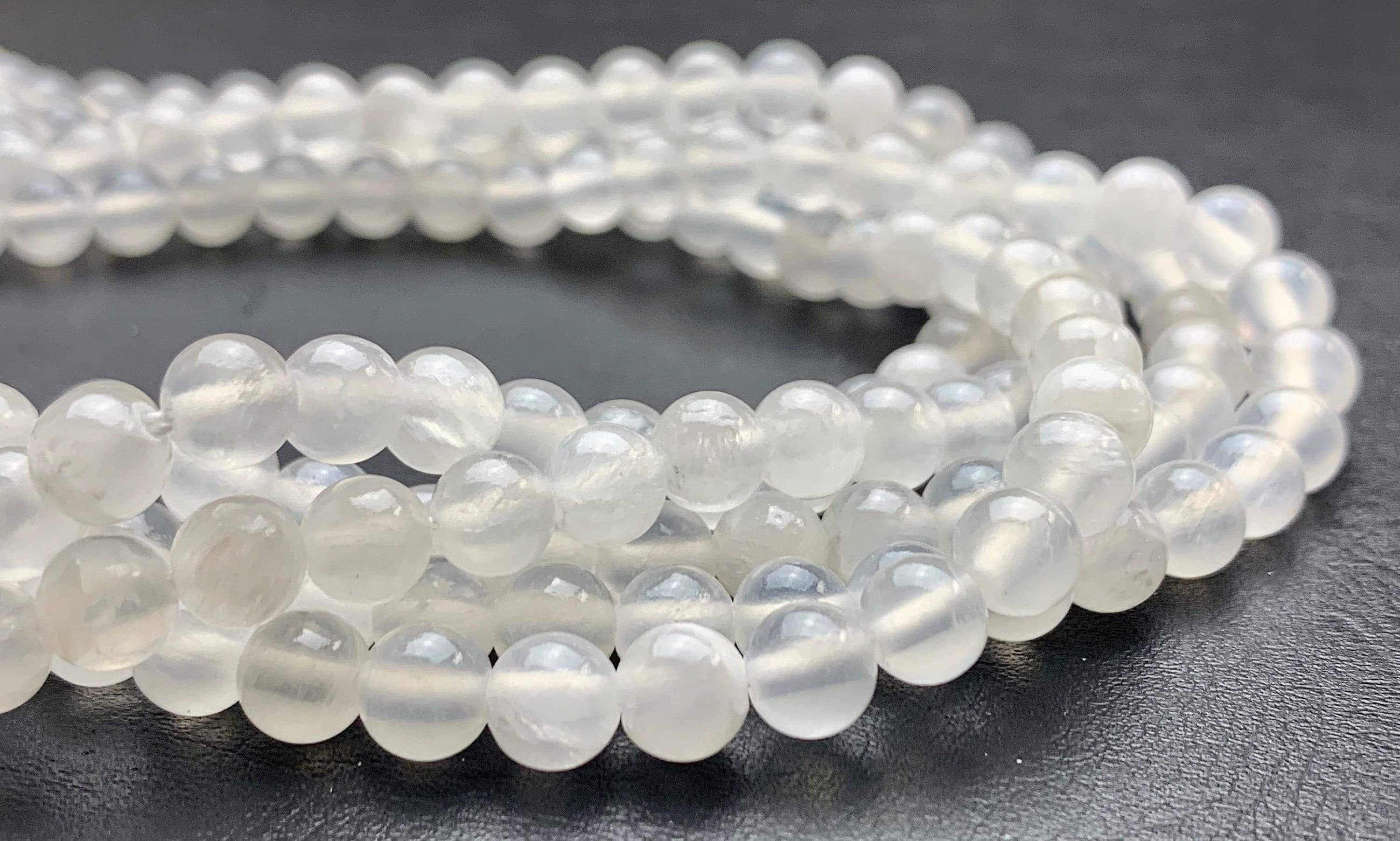 4mm 6mm 8mm 10mm Natural Color Smooth Round Selenite Gemstone