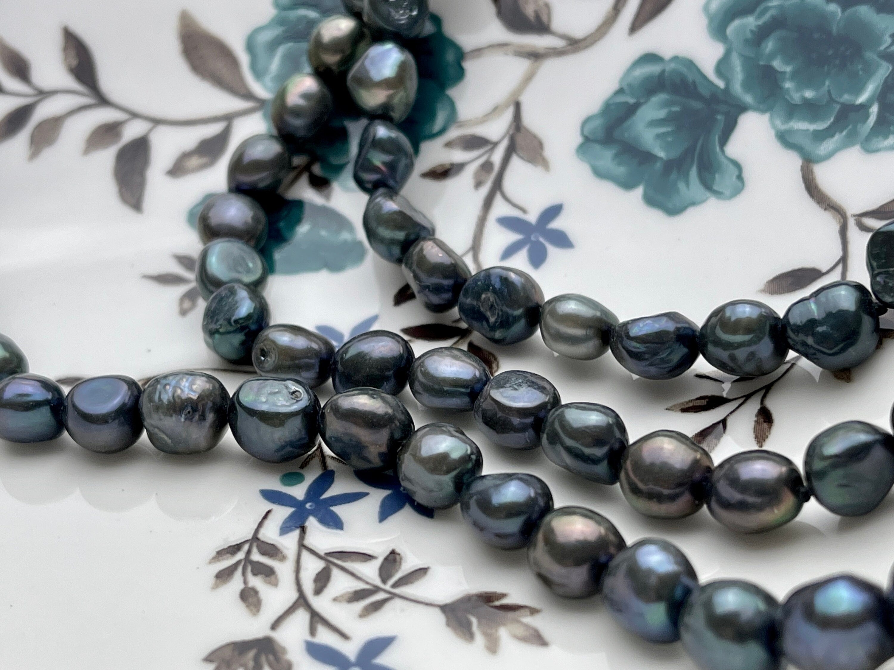 Peacock Pearl Pendant Necklace – Mounir Jewellery