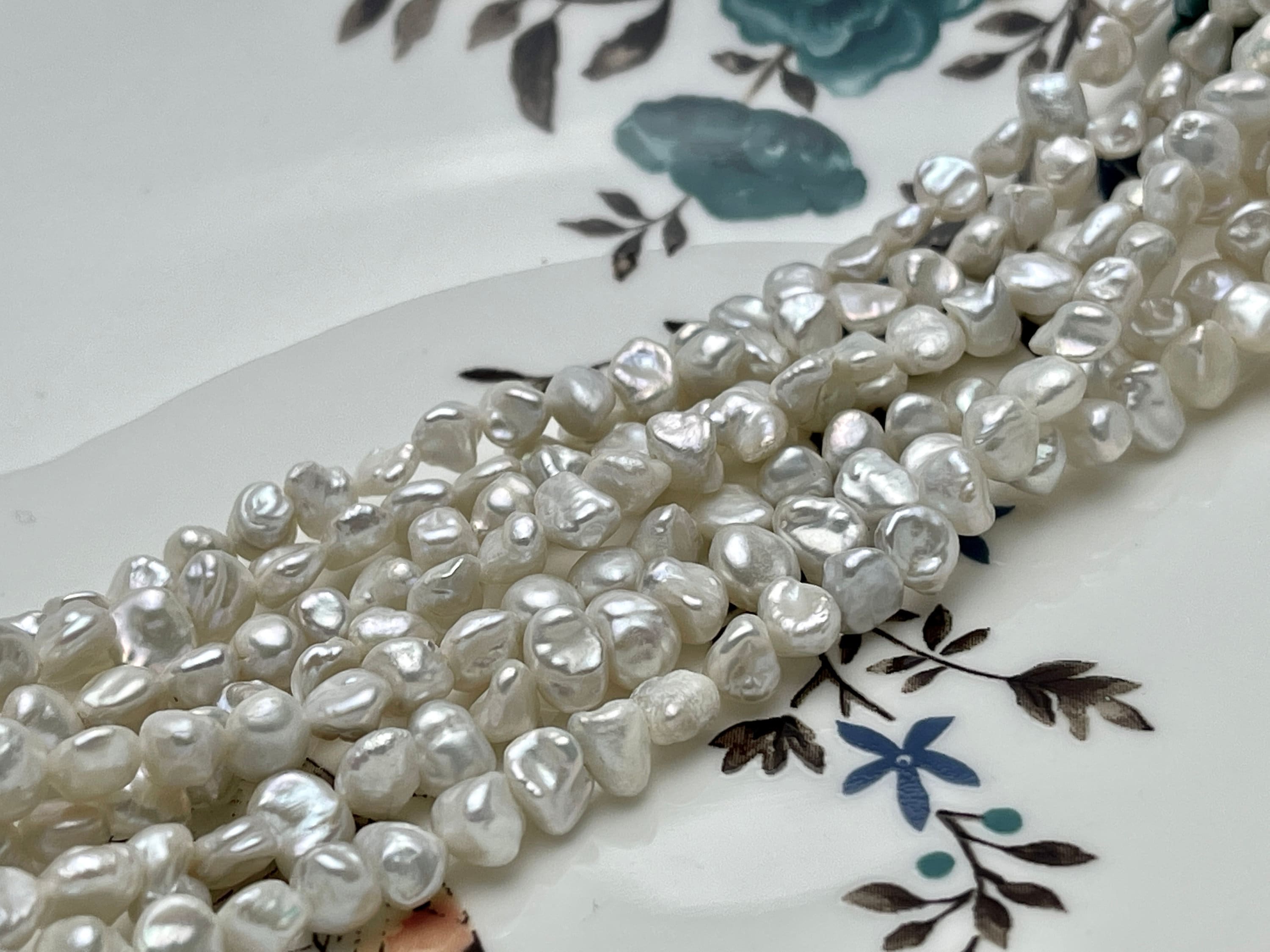 Keshi pearls